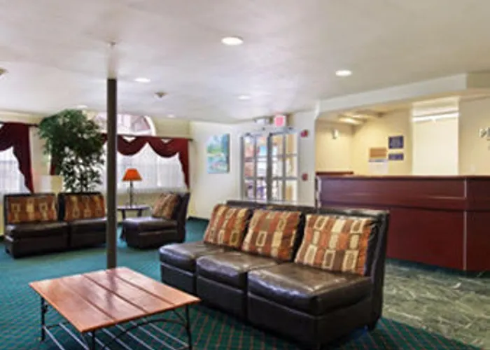 Microtel & By Wyndham 2*
