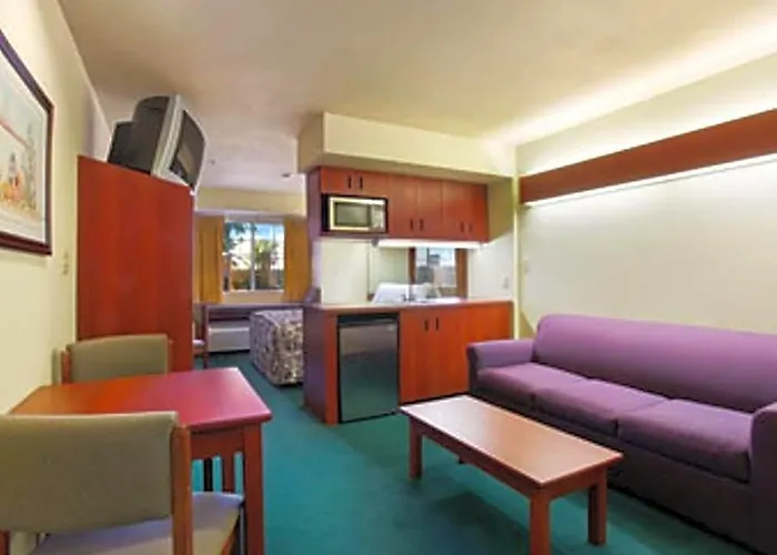 Microtel & By Wyndham Motel