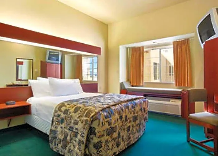 Microtel & By Wyndham Motel 2*